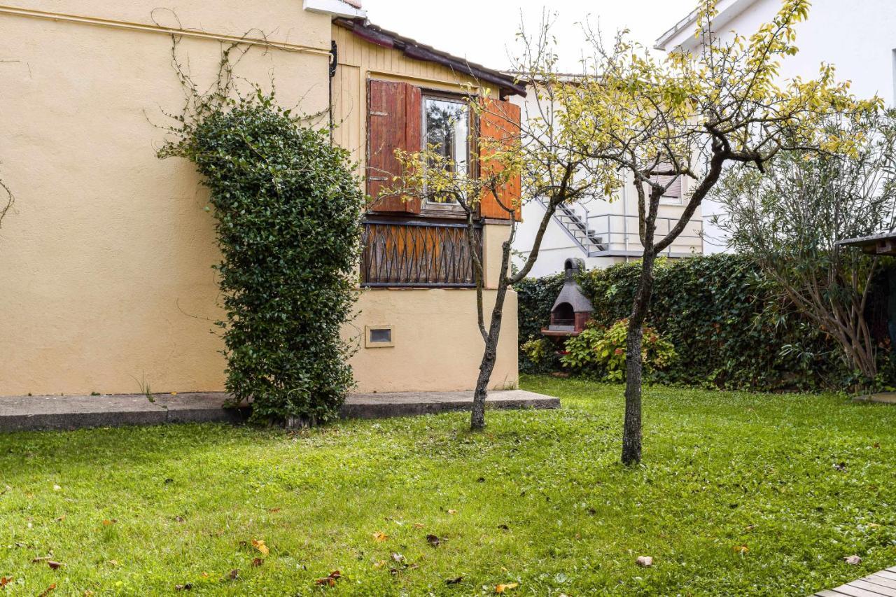 Can Camps Besalu Casa Planta Baja Con Jardin 外观 照片