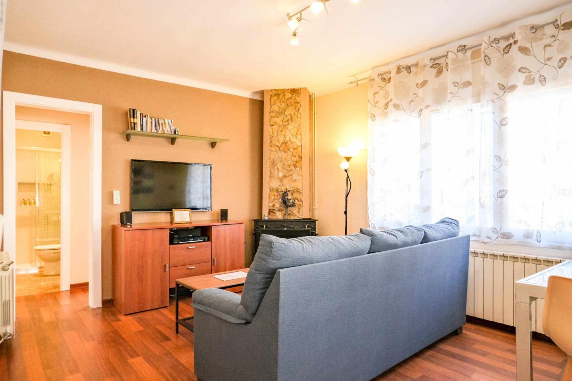 Can Camps Besalu Casa Planta Baja Con Jardin 外观 照片