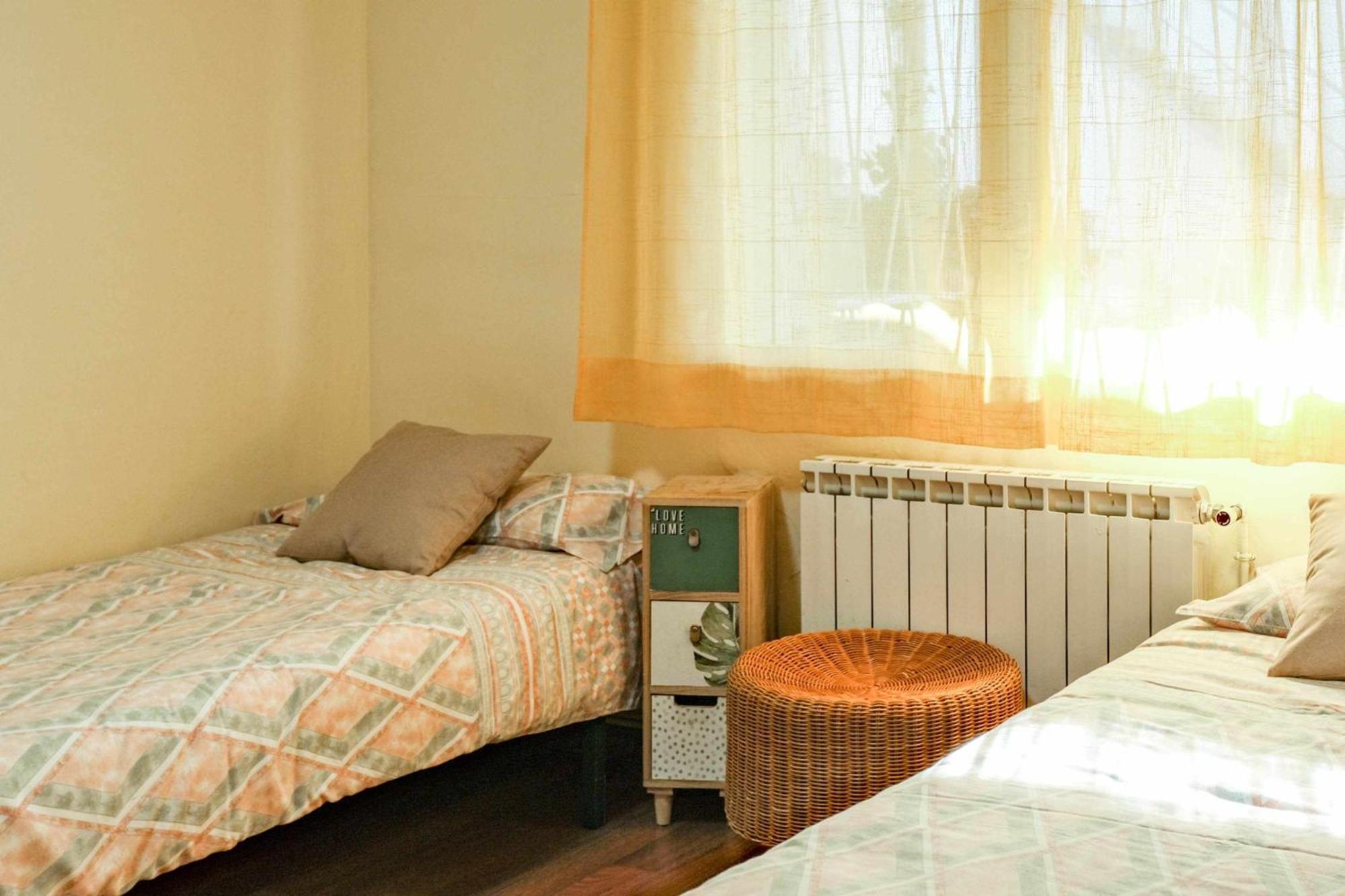 Can Camps Besalu Casa Planta Baja Con Jardin 外观 照片