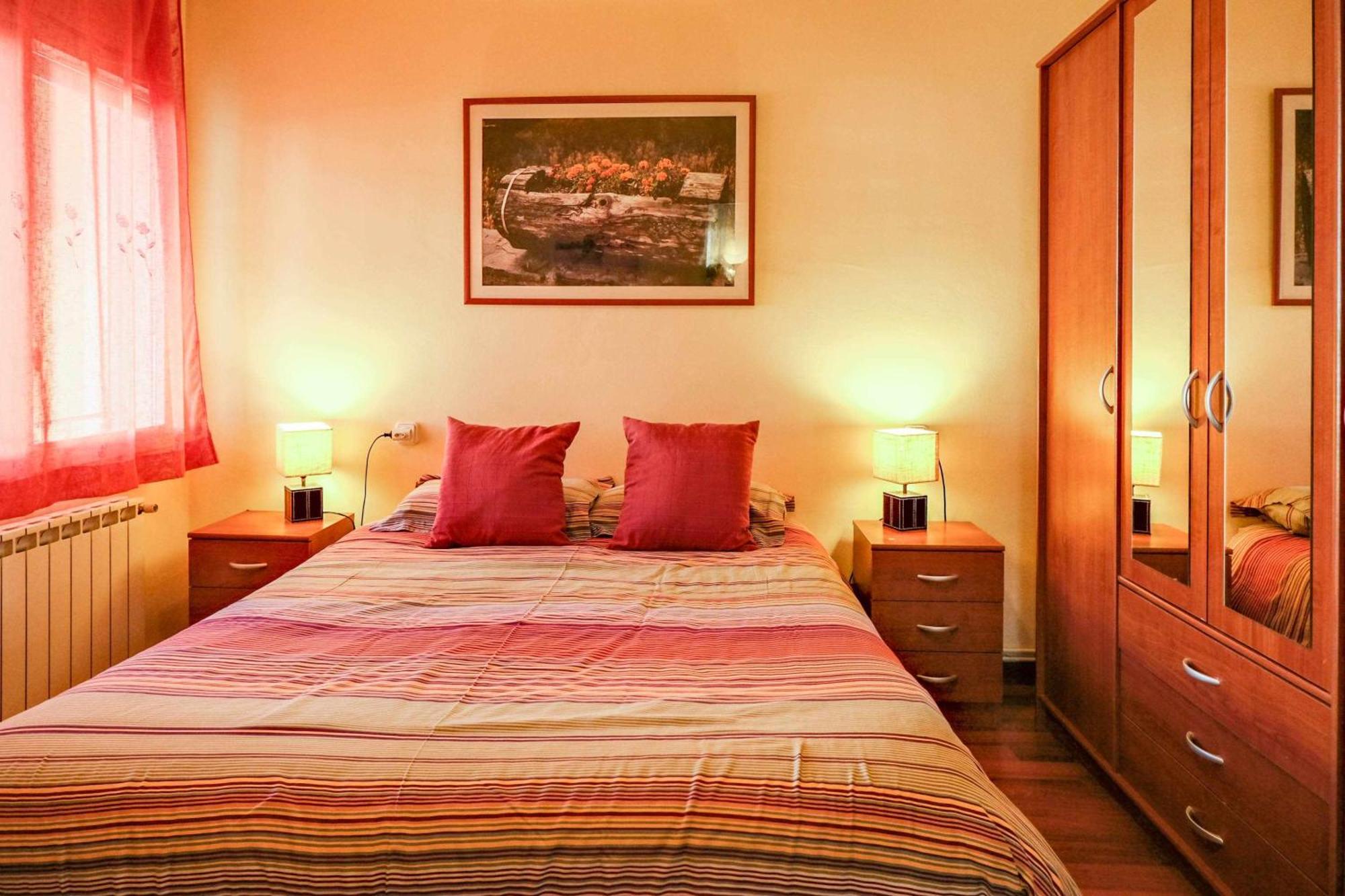 Can Camps Besalu Casa Planta Baja Con Jardin 外观 照片